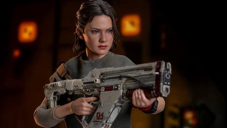 ALIEN: ROMULUS Hot Toys Figure Sees Cailee Spaeny's Rain Ready To Battle The Scorched Xenomorph