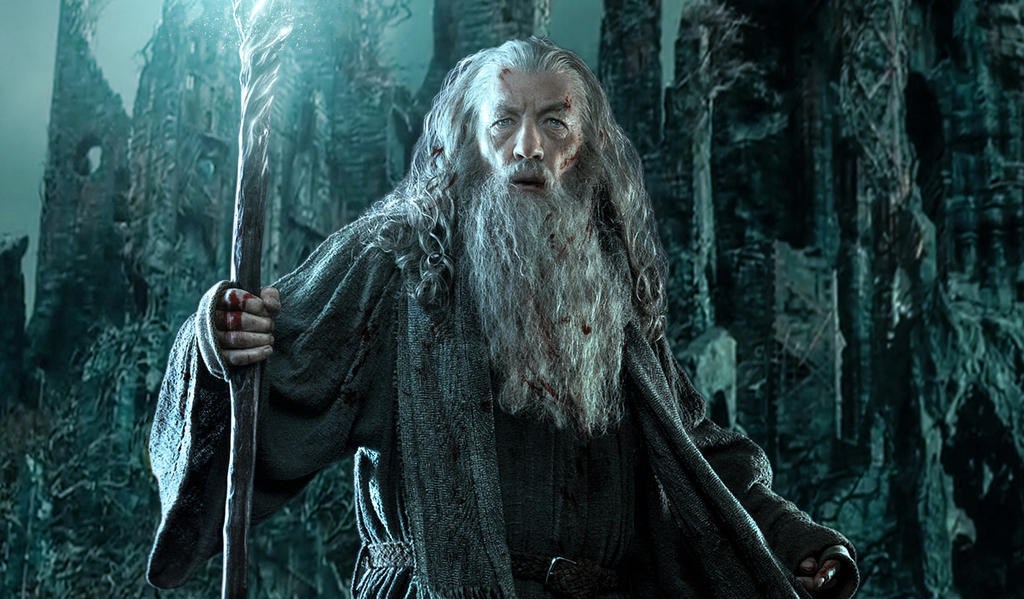 THE LORD OF THE RINGS Star Ian McKellen Teases His Return As Gandalf In ...